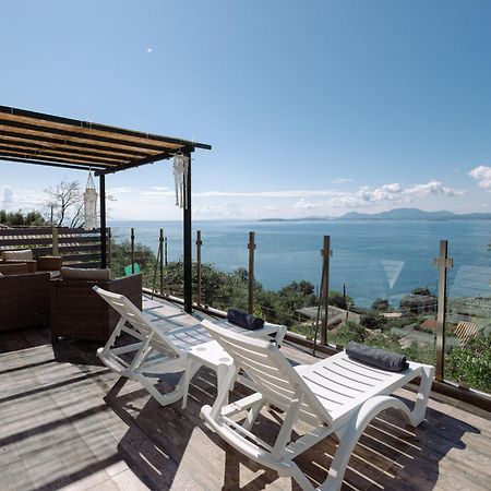 The Greystone Seaview House By Konnect Villa Nisaki  Dış mekan fotoğraf