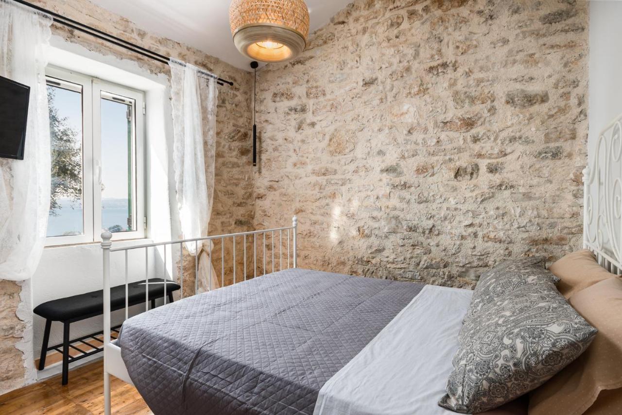 The Greystone Seaview House By Konnect Villa Nisaki  Dış mekan fotoğraf